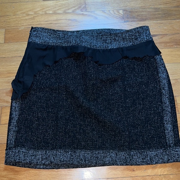 Banana Republic Black and White Tweed Mini Skirt size 8 - Picture 5 of 5